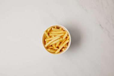 patates kızartması kase üstten görünüm beyaz
