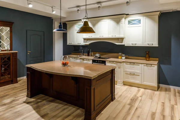 Stylish Kitchen Elegant Wooden Counter White Cabinets — Stock Photo, Image