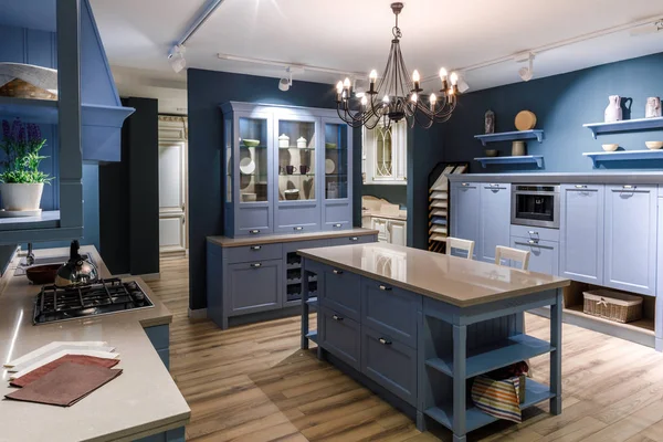 Ανακαινισμένη Κουζίνα Εσωτερικό Μπλε Τόνους — Φωτογραφία Αρχείου