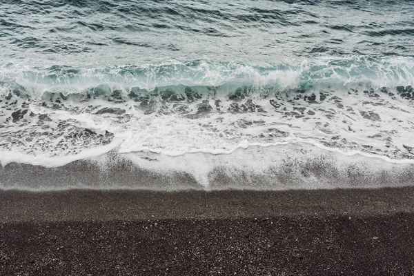 Vagues Mer Avec Mousse Blanche Sur Plage Bord Mer — Photo