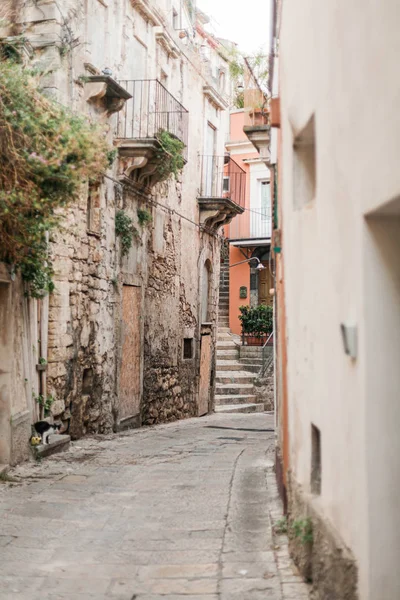 Selectieve Focus Van Smalle Straat Ragusa Italië — Stockfoto