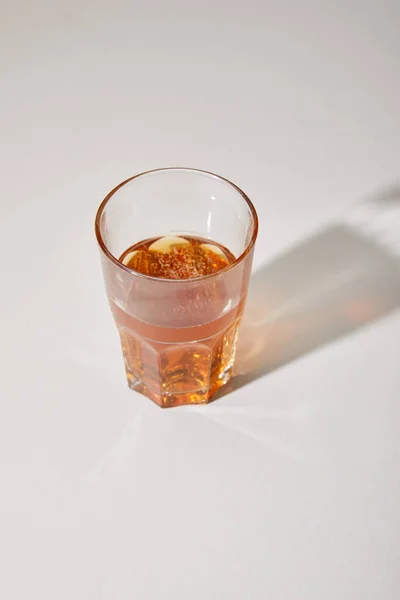 Glas Färskt Vit Yta Med Skugga — Stockfoto