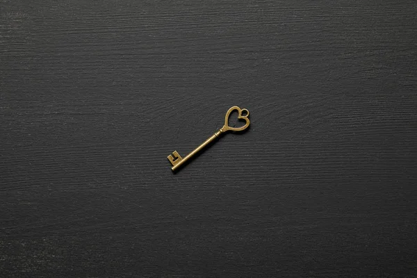 Top View Vintage Rusty Key Heart Black Background — Stock Photo, Image