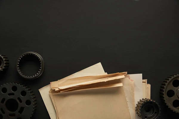 Top View Aged Gears Vintage Blank Paper Fountain Pen Black — Stock Photo, Image