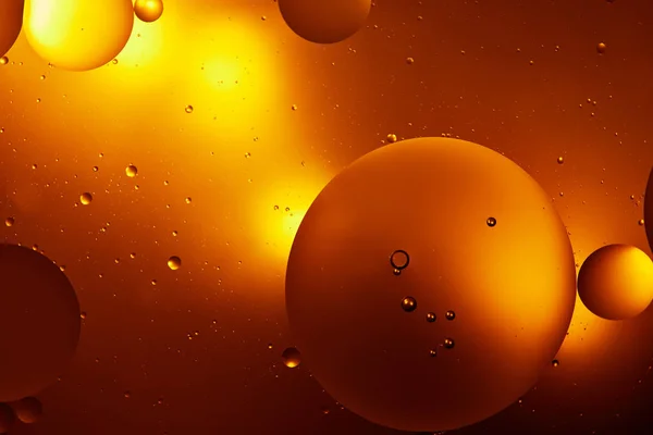 混合水和油的美丽橙色抽象背景 — 图库照片