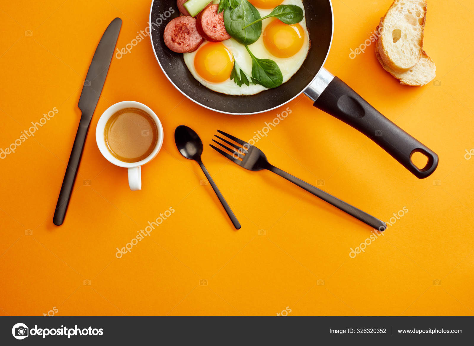 Top View Fried Eggs Spinach Leaves Cucumber Sausage Frying Pan ⬇ Stock
