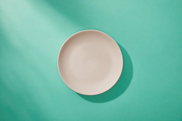 Top View Empty Plate Turquoise Background — 스톡 사진