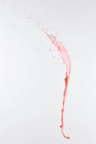 Frische Rosa Milchspritzer Mit Tropfen Isoliert Auf Weiß — Stockfoto