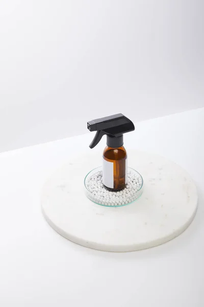 Hoge Hoek Uitzicht Dispenser Fles Cosmetische Olie Laboratorium Glaswerk Met — Stockfoto