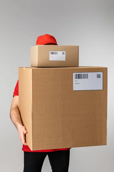 Mensajería Cajas Uniformes Con Códigos Barras Códigos Tarjetas Aisladas Gris —  Fotos de Stock