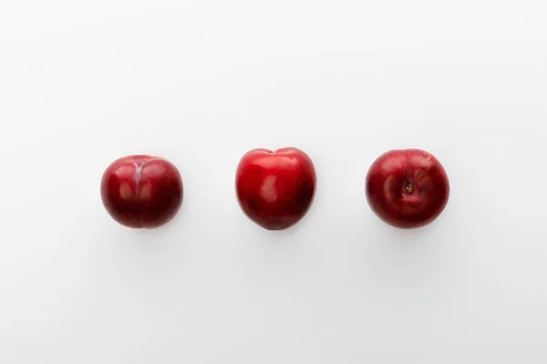 Κάτοψη Των Μήλων Που Απομονώνονται Λευκό — Φωτογραφία Αρχείου
