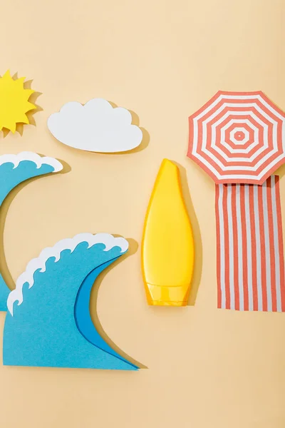 Bovenaanzicht Van Papier Gesneden Strand Met Gele Buis Van Zonnebrandcrème — Stockfoto