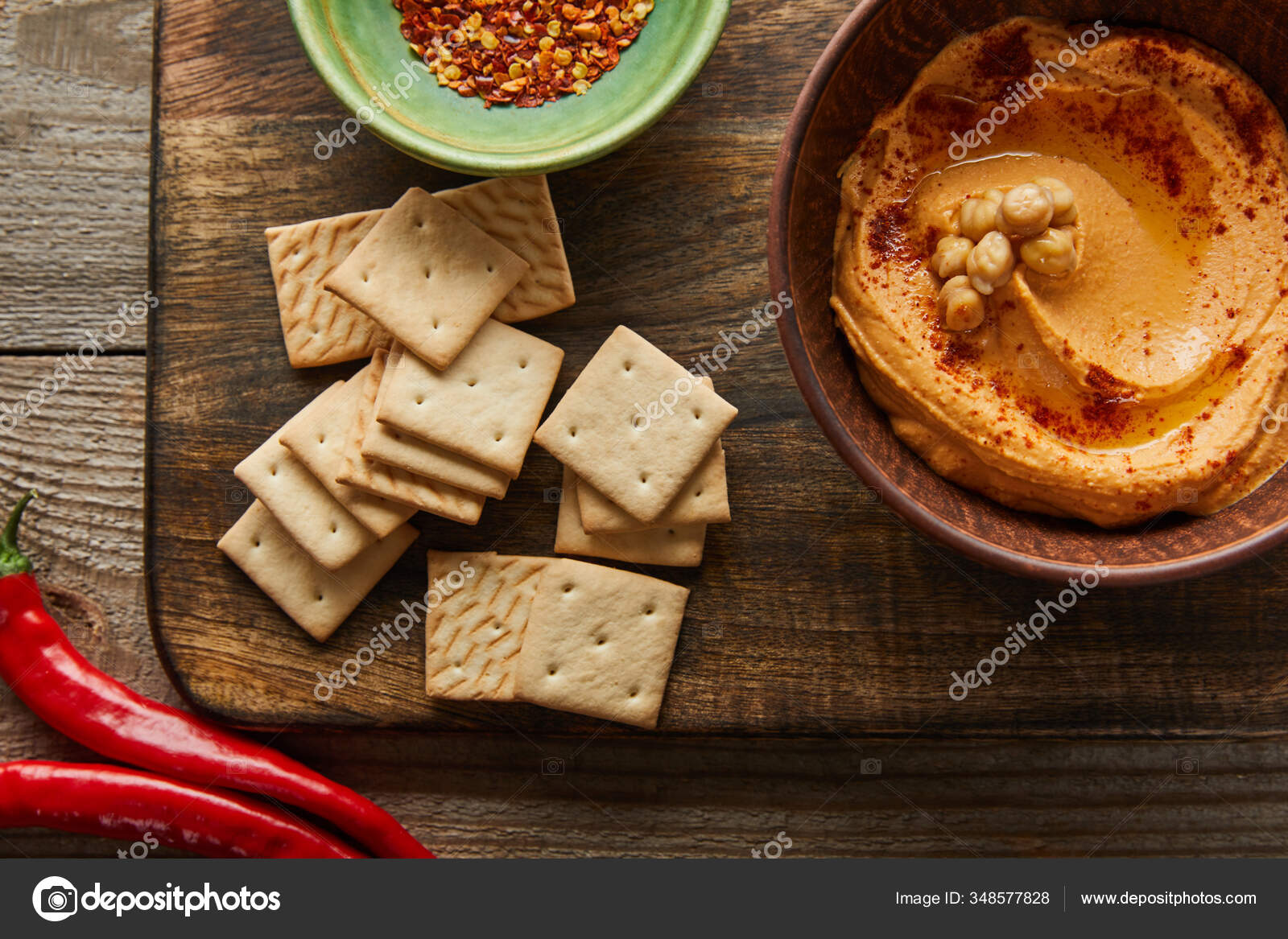 クラッカー写真素材 ロイヤリティフリークラッカー画像 Depositphotos