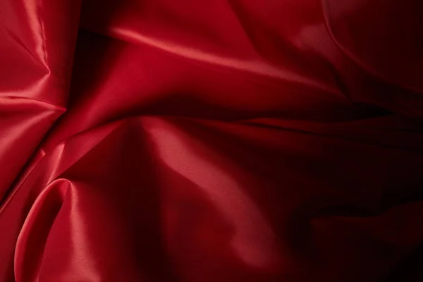 Близкий Вид Красной Мягкой Мятой Шелковой Текстуры Ткани — стоковое фото