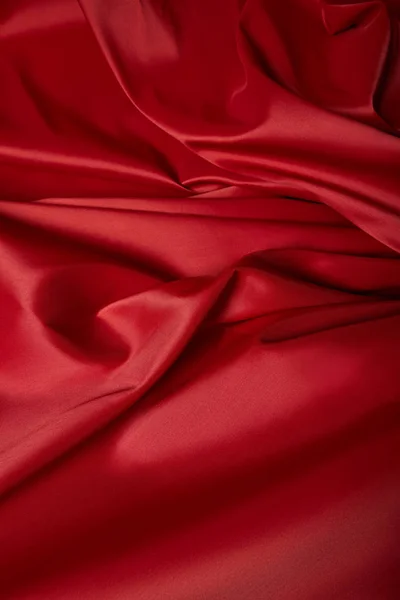 Közeli Kilátás Piros Puha Gyűrött Selyem Texturált Szövet — Stock Fotó