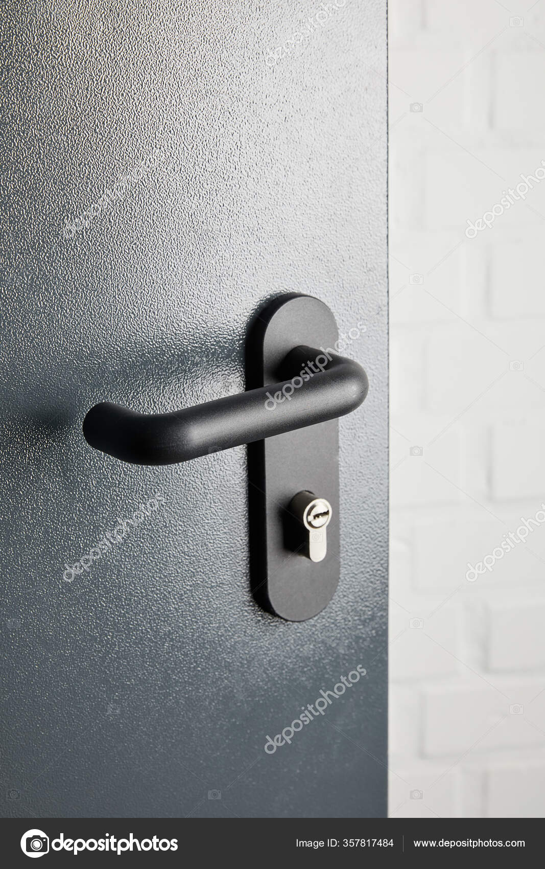 Clean Metal Door Black Handle Disinfection — Stock Photo