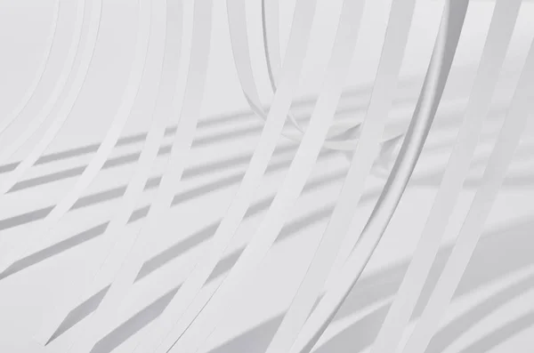 Beyaz Arkaplanda Gölgesi Olan Kağıt Şeritlerin Görünümünü Kapat — Stok fotoğraf