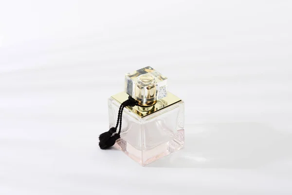 Luxe Parfumflesje Witte Achtergrond — Stockfoto
