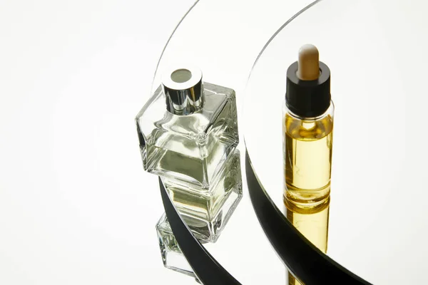 High Angle View Perfume Bottle Serum Bottle Mirror Surface — Stock Photo, Image