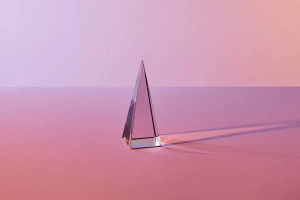 Crystal Transparent Pyramid Light Reflection Pink Background — Stock Photo, Image