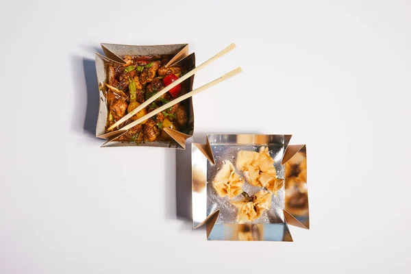 Top View Takeaway Boxes Fried Dumplings Prepared Pork Sauce White — Stock Photo, Image