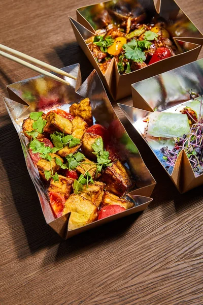 Chopsticks Takeaway Boxes Prepared Chinese Food Vegetables Wooden Surface — Stock Photo, Image