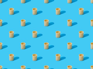 Taze cannelloni mavi renkli arka plan, pürüzsüz desen