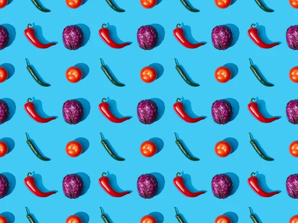 Bovenaanzicht Van Hele Rijpe Kool Tomaten Paprika Blauwe Achtergrond Naadloos — Stockfoto