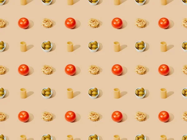 Fresh Pasta Olives Tomatoes Beige Background Seamless Pattern — Stock Photo, Image