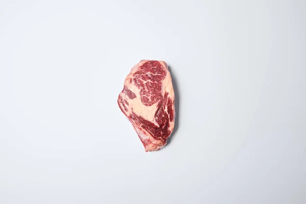 Draufsicht Auf Frisches Rohes Steak Auf Weißem Hintergrund — Stockfoto