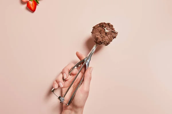 Cropped View Woman Holding Scoop Chocolate Ice Cream Ball Strawberry — Stock Photo, Image