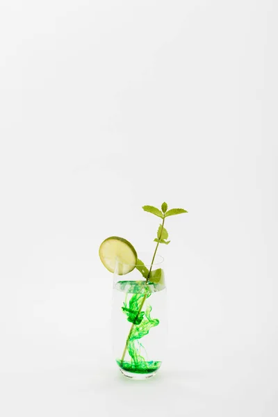 Bevanda rinfrescante con lime — Foto stock