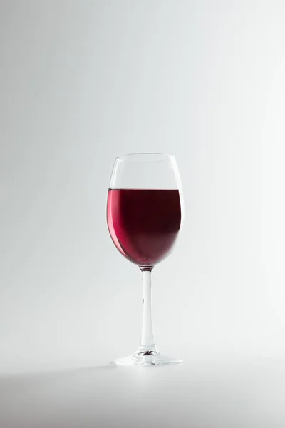 Red wine in glass — Stock Photo