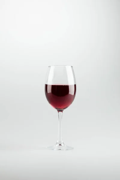 Червоне вино в келиху — Stock Photo