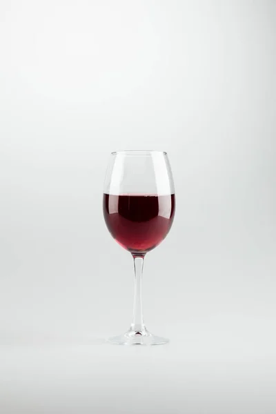 Red wine in glass — Stock Photo