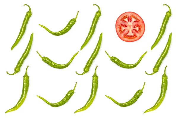 Зеленый перец и томатный ломтик — стоковое фото
