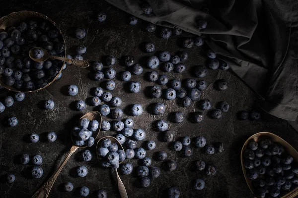 Blaubeeren und Vintage-Besteck — Stockfoto