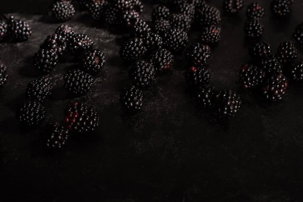 Fresh ripe blackberries — Stock Photo