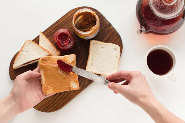 Pain grillé avec confiture et beurre d'arachide — Photo de stock