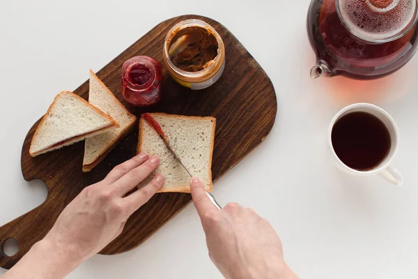 Pain grillé avec confiture et beurre d'arachide — Photo de stock