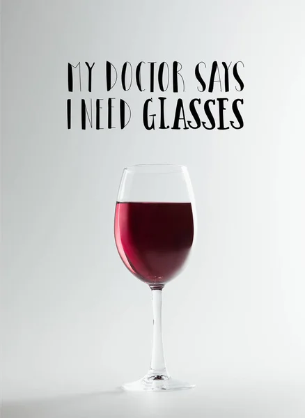 Red wine in glass — Stock Photo