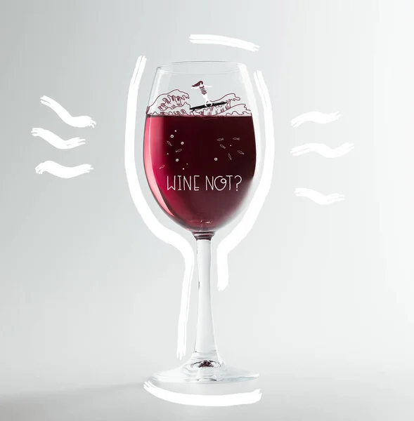 Red wine in glass — Stock Photo