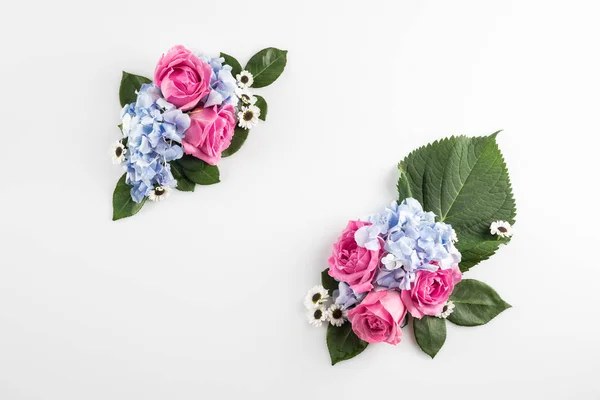 Rosas y flores de hortensias - foto de stock