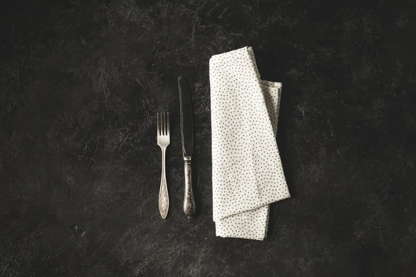 Antique tableware and linen — Stock Photo