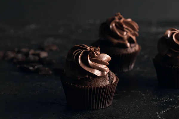 Шоколадные кексы — стоковое фото