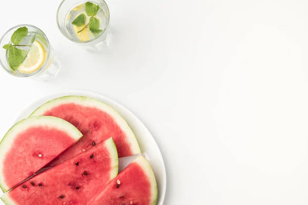 Pastèque et limonade dans des verres — Photo de stock