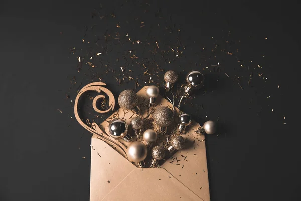 Boules de Noël dorées — Photo de stock