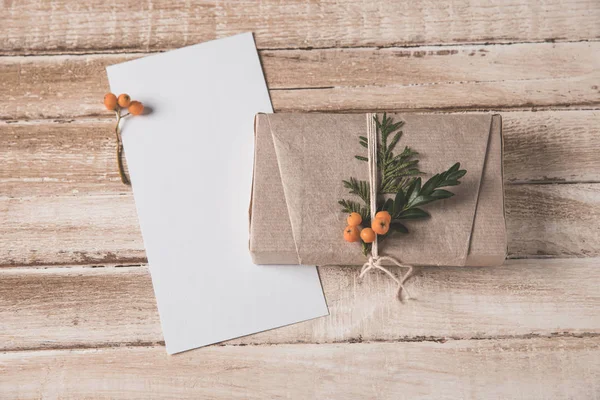 Cartão de Natal e presente — Fotografia de Stock