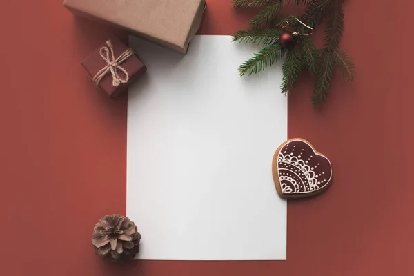 Tarjeta en blanco con regalos de Navidad — Stock Photo