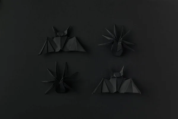 Halloween origami bats and spiders — Stock Photo